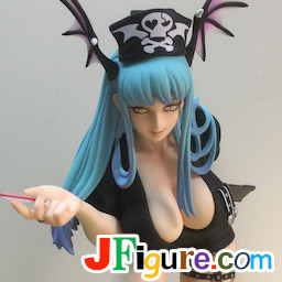 Pre-owned figures in top quality and good value